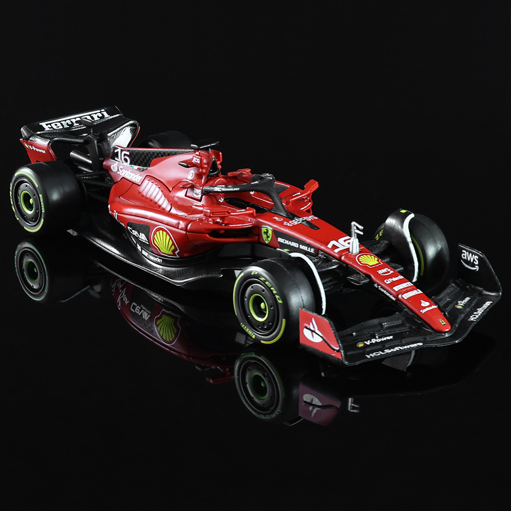 Bburago 1:43 NUOVO 2023 F1 Scu - Model Kit Ferrari recensione e prezzo